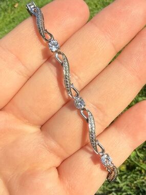 Kay Jewelers .925 Sterling Silver Twist Bracelet